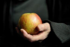 ビタミンA不足が引き起こす乾燥肌の粗さとは？