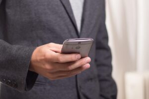 コンタクトが乾燥した皮膚に与えるバリアへの影響とは？